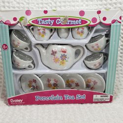 Tasty Gourmet Porcelain Tea Set New  12pc . Smoke free home. 