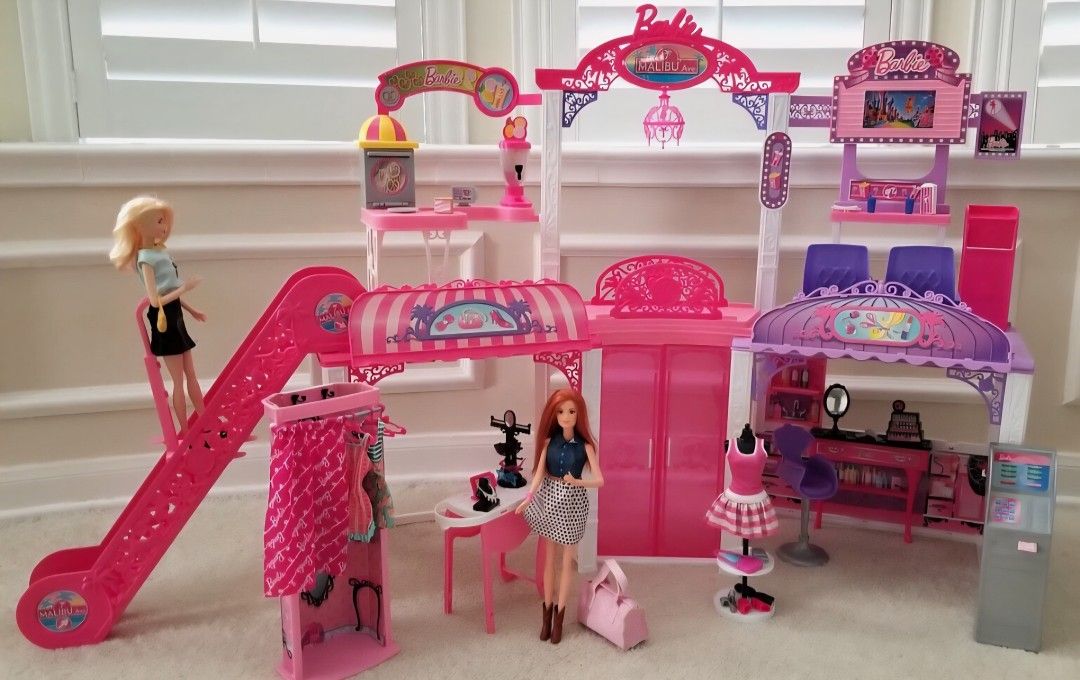 Barbie - Malibu Ave Mall - 2014