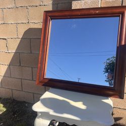 Lámpara, 2 Cuadros 2 Mesas 