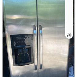 Squeaky Clean Stainless Steel Refrigerator 