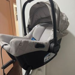 Nuna+Pottery Barn Kids Carseat 