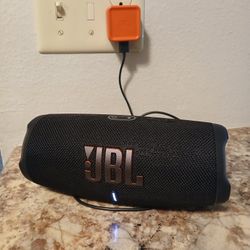 JBL CHARGE 5 Bluetooth Speaker & Cord