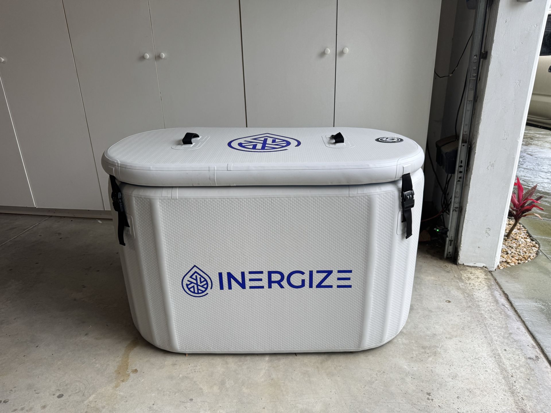 Inergize Cold Plunge Tub New Unboxed (Ultra-Insulated, Portable Ice Bath) — 4.3ft Footprint