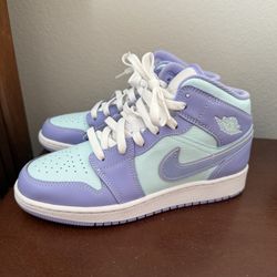 Air Jordan 1 Mids