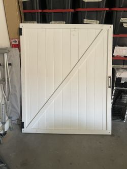 Interior barn door