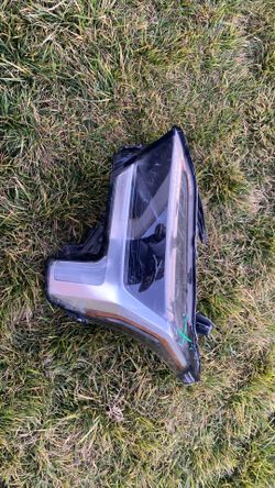 2022 2023 TOYOTA TUNDRA LEFT SIDE HEADLIGHT LED