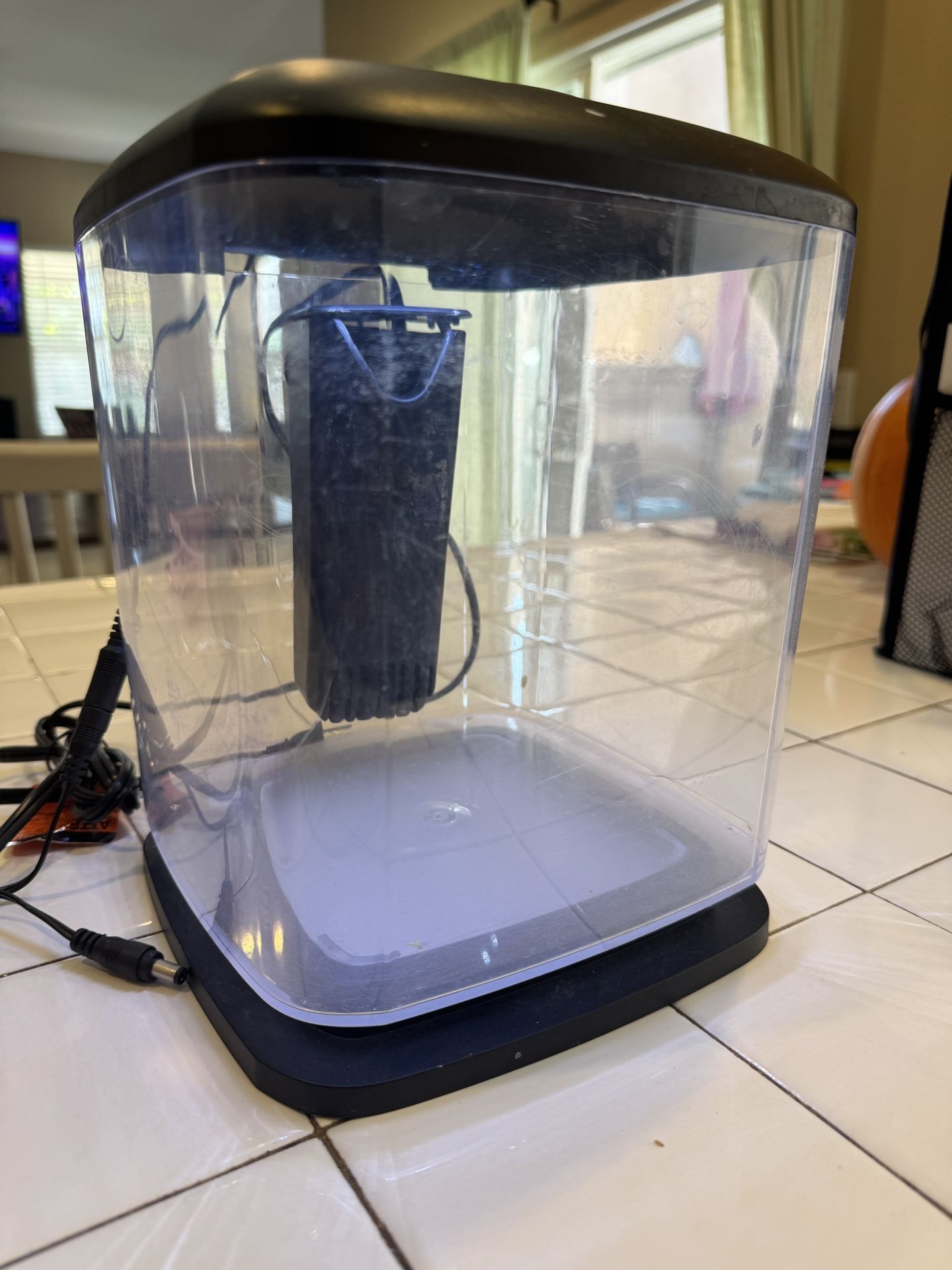 2.5 Gallon Fish Tank With LED Light And Filter 