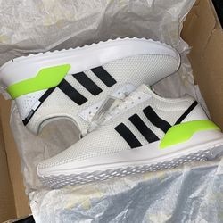 Adidas u Path Size 4 y Size 5.5 W