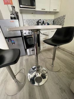Bar stool table with 2 chairs