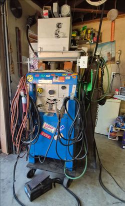 Miller MIG Welder on Wheels