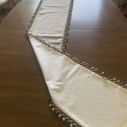 High Quality Gold Table Runner