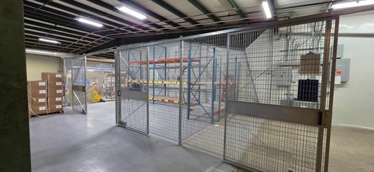 Industrial wire mesh security cage warehouse storage fencing with sliding