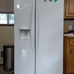 Whirlpool 25 cu. ft. Side-by-Side Refrigerator