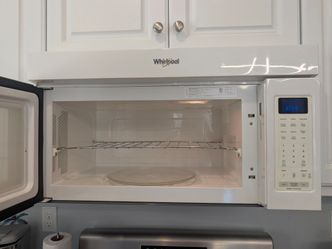 Whirlpool microwave 1.9
