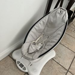 4 Moms Grey And White