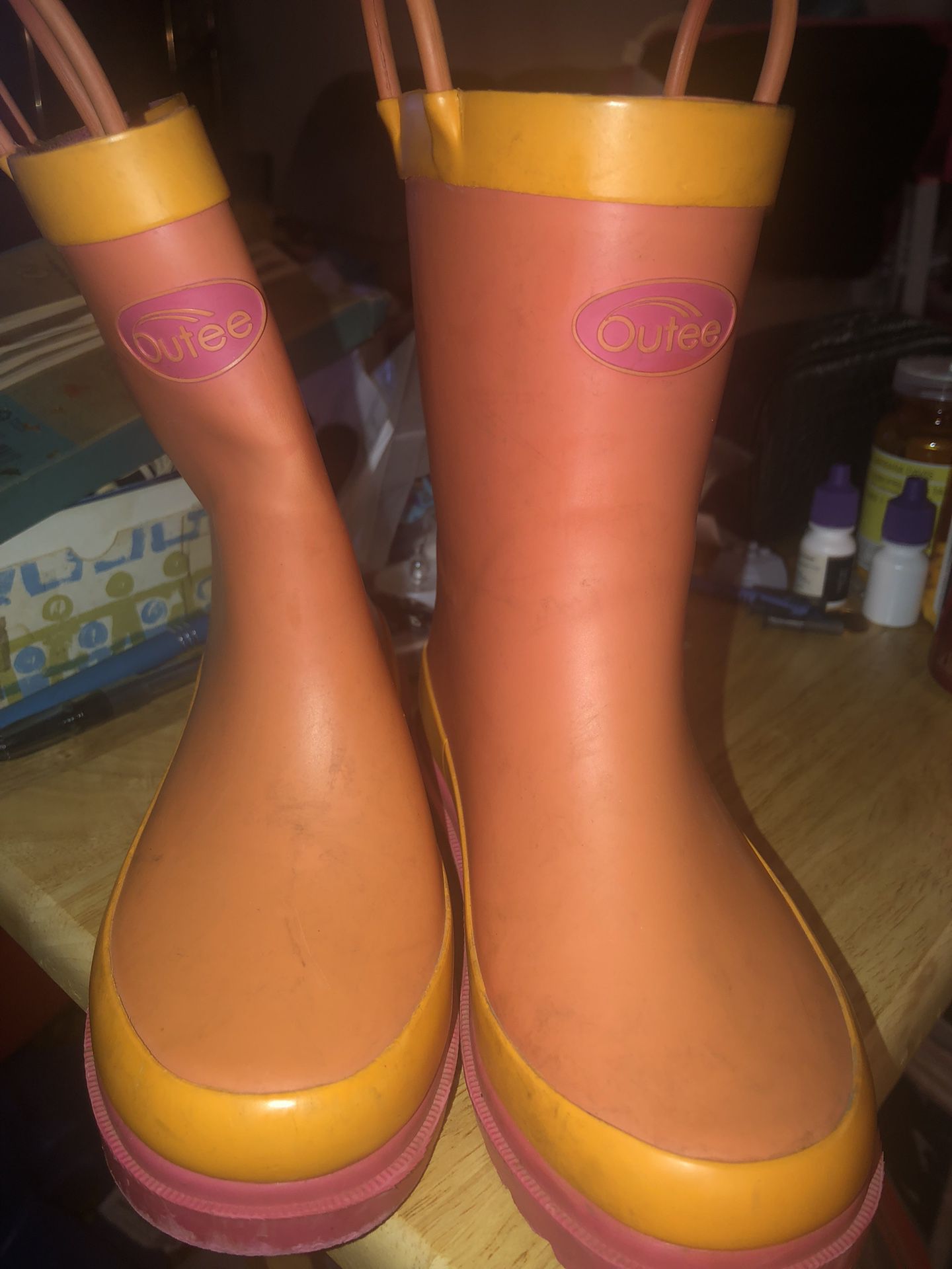 OUTEE Rain Boots. Size 10C