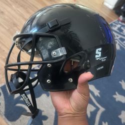Youth Football Helmet (LARGE)