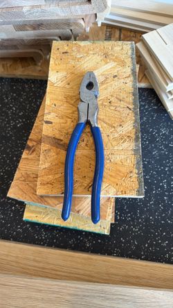 Linesman hand tool