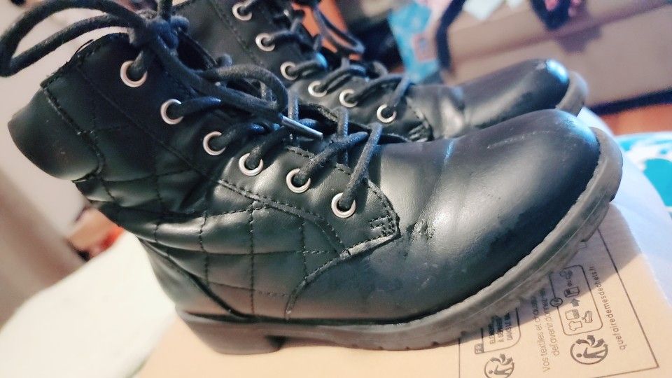 Black Boots Girls