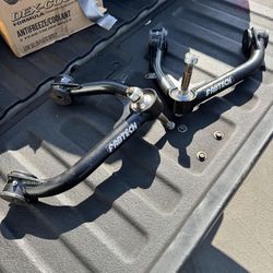 Brand New 2007-2018 Uniball Fabtech Upper Control Arms