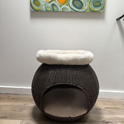 Deluxe Igloo Cat Bed!