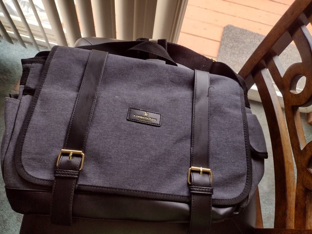 London Fog Canvas Messenger Bag. Color Denim. Hand And Shoulder Strap. New With Tags. London Fog Coat Size Small. Cash Porch Pickup Redmond