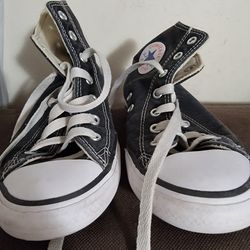 CONVERSE Chuck Taylor All Star High Top Kids Shoes size 2