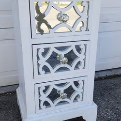 3 Drawer White/green Night Stand End Table With Glass Top $40