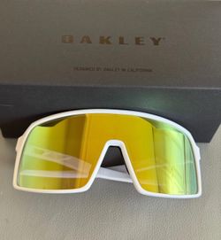 Oakley Sutro in white frame