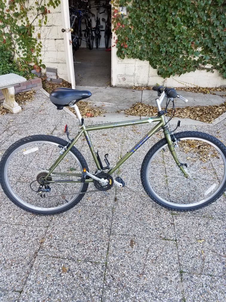 18" Trek Mountain Track Bike