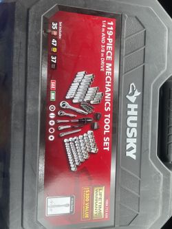 Brand New 119 Piece Husky Tool Kit 