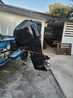 Vendo Dos Motores Mercury 4 Tiempos Y Un 225 Oxtimax