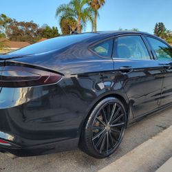 (13) Ford Fusion, Low Miles, Clean Title, 4 Cylinder Gas Saver, 20"Rims, Smogged, Registered, Runs And Drives Great 