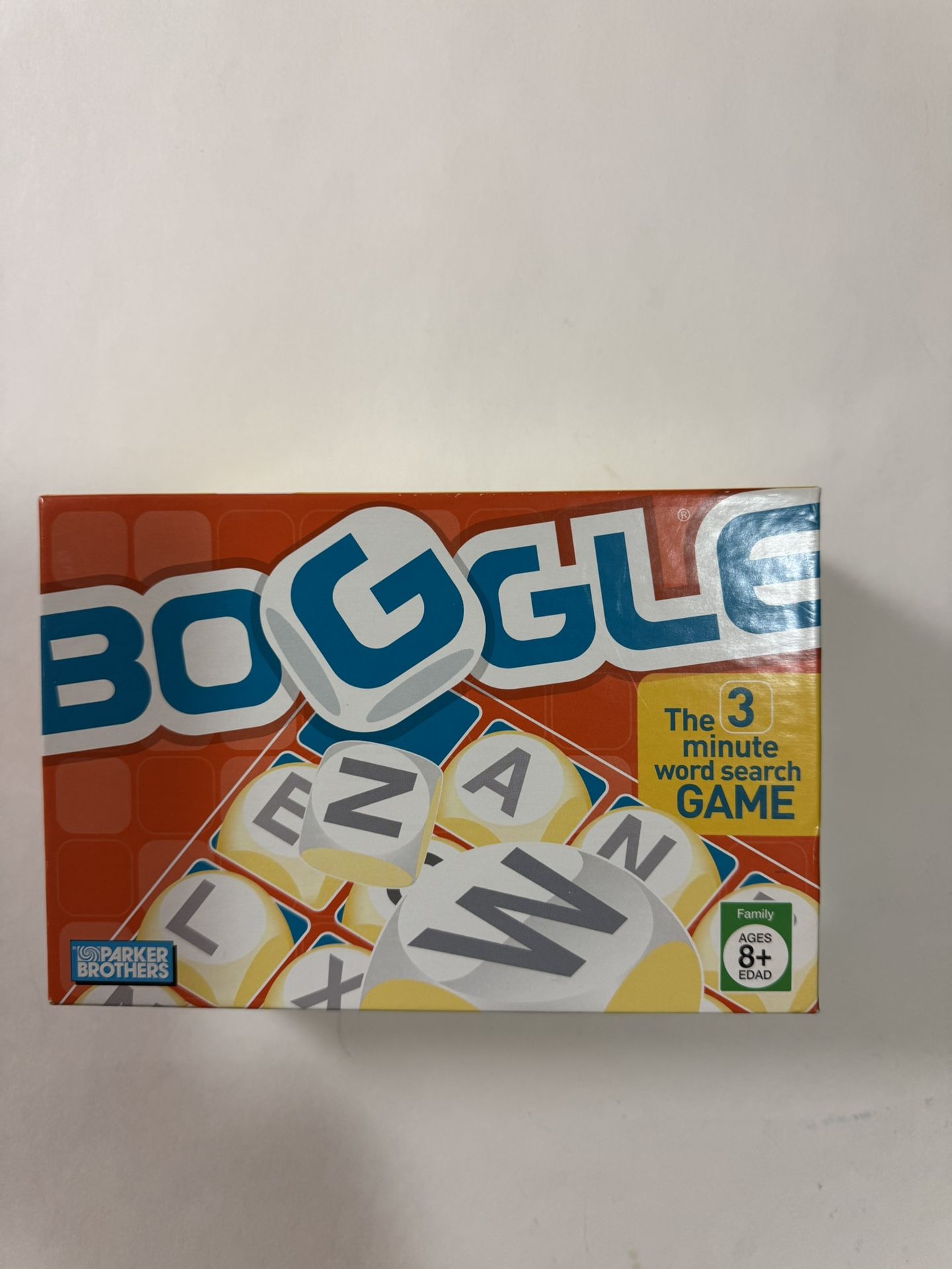 BOGGLE 3 MINUTE WORD GAME. DOES NOT HAVE THE HOUR GLASS TIMER.