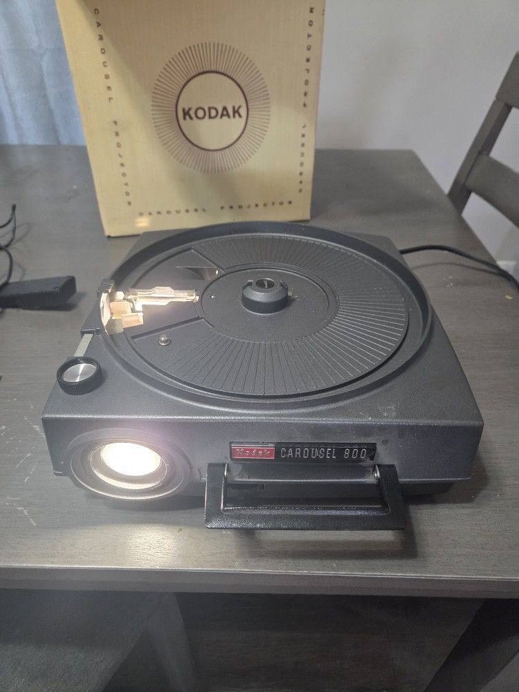 Vintage Kodak Carousel800 slide projector