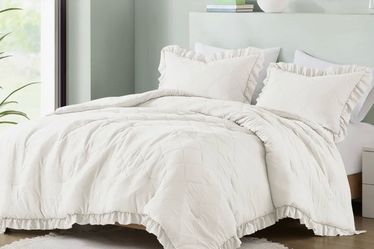 King bedspread & Room decor