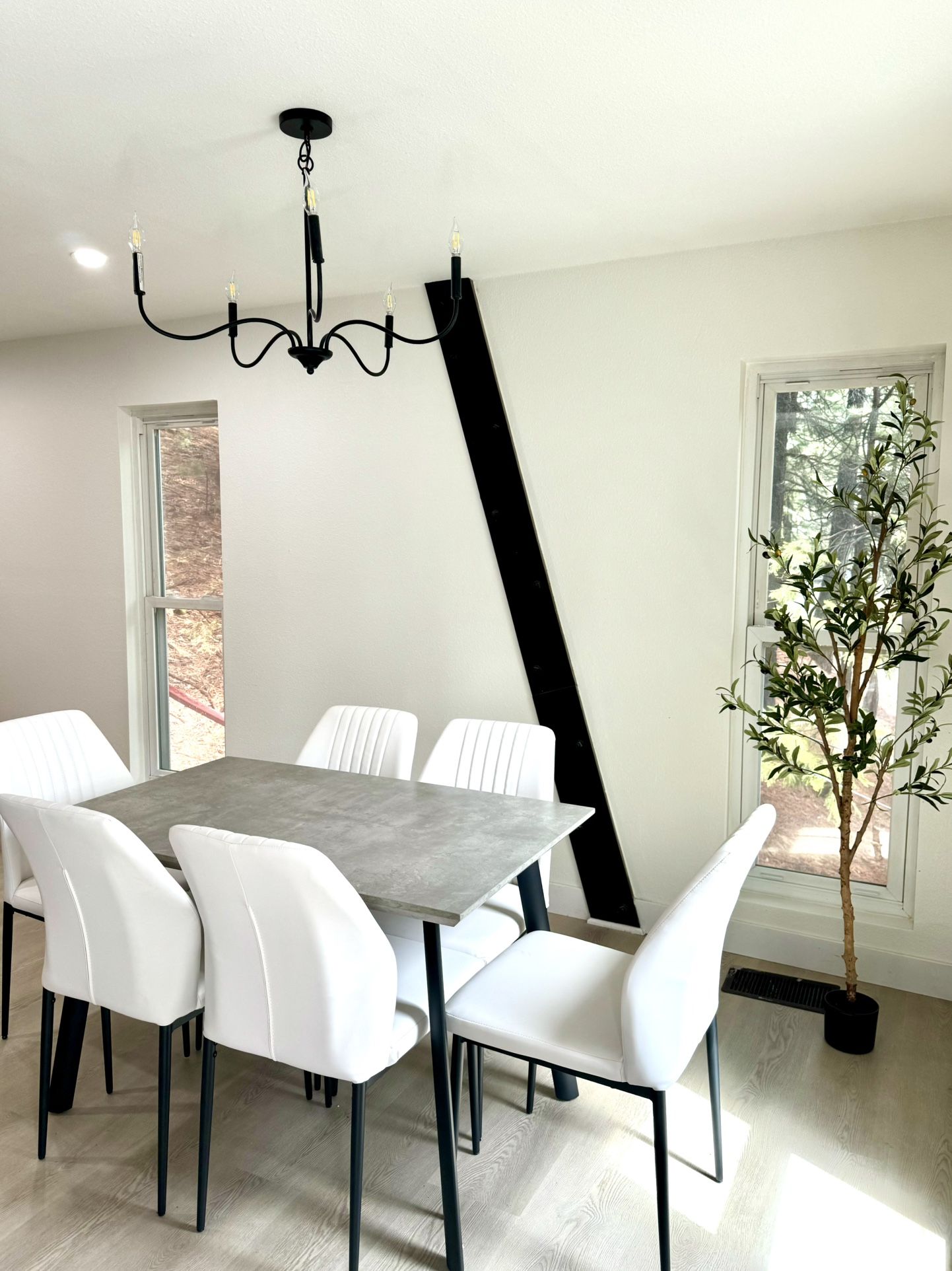 Kitchen Table and 6 Chairs