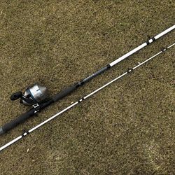 NEW 2 PIECE ZEBCO 808 SALT FISHER 808SFC702MHB 7FT 0IN ROD AND REEL COMBO