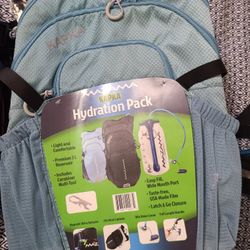 New Mazama Kapka Hydration Pack Backpack 3L Reservoir  