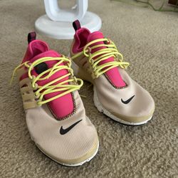 Nike Shoes Size 9