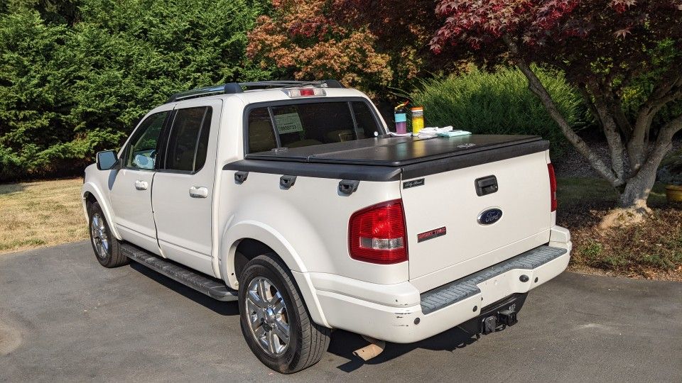 FREE Tonneau Cover for Sale in Everett, WA OfferUp