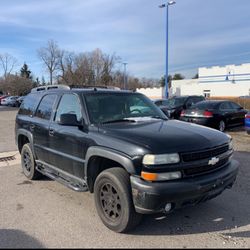 2004 CHEVY TAHOE 