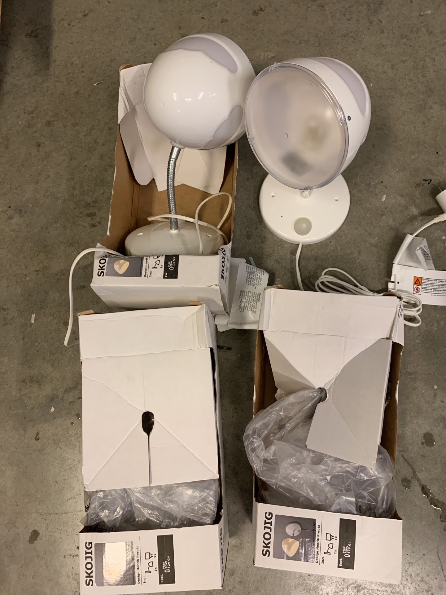 2 lamps open box