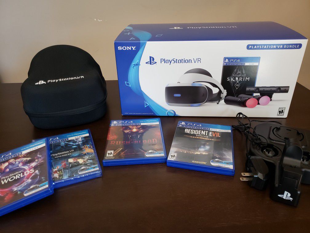 Playstation VR bundle (NEW VERSION) plus motion controllers, charger, case and games