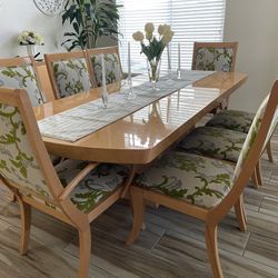 Dining Table Along With 8 Chairs 