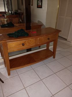 Entryway table
