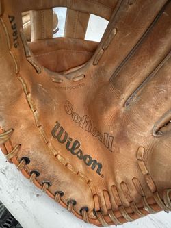 Wilson Left Softball mitt