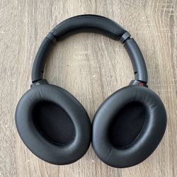 Sony WH1000XM3 Noise Cancelling Headphones, Wireless Bluetooth Over the Ear Headset – Black (2019 Version)