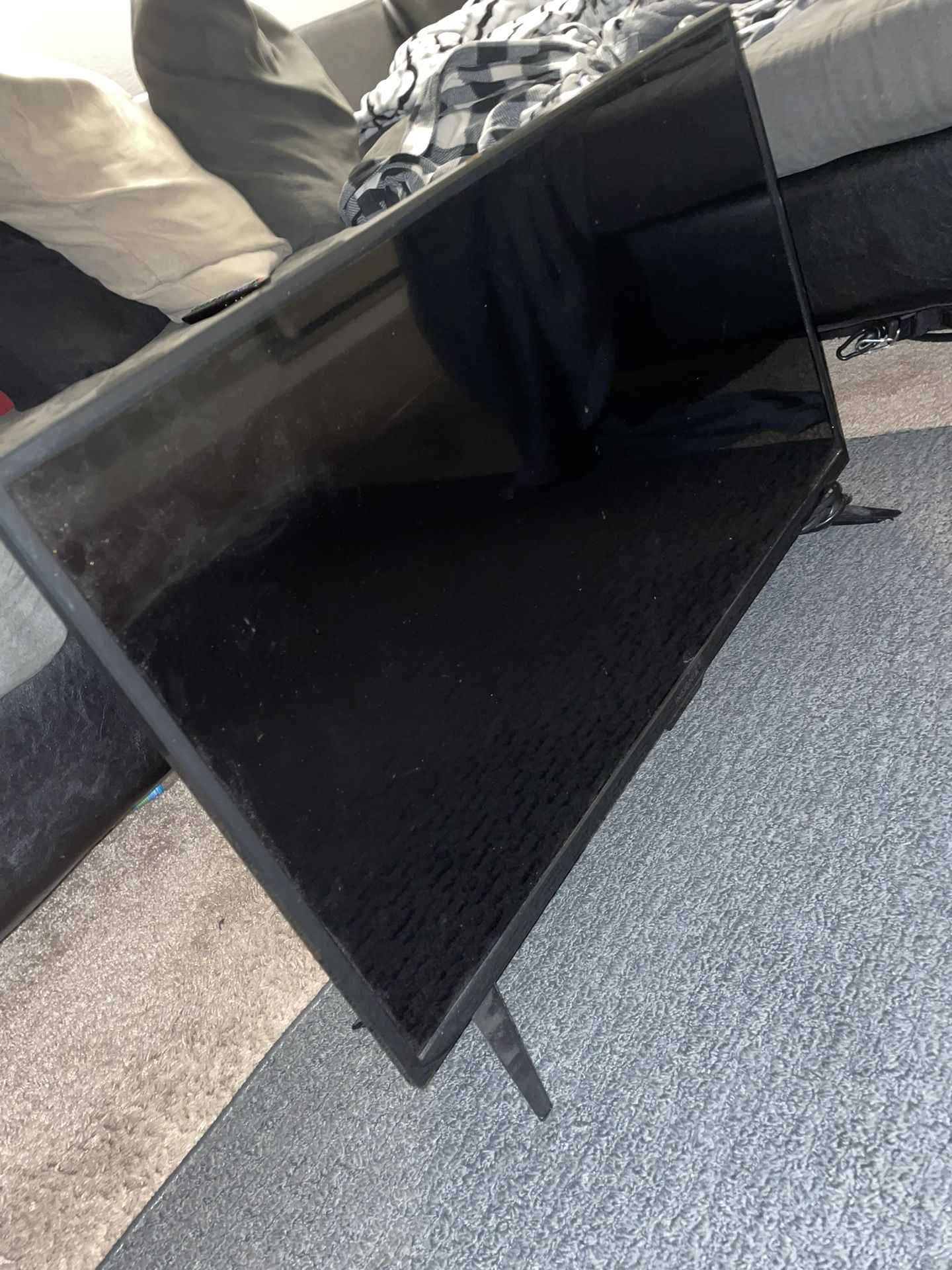 28” Insignia TV