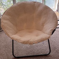 Soft White Circle Chairs 